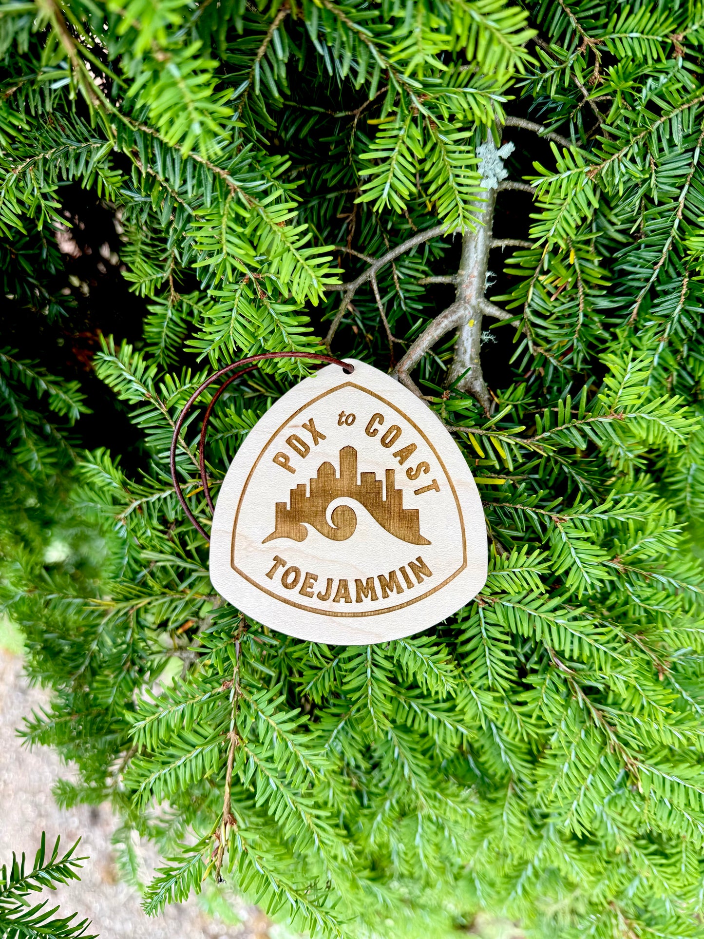 Personalized Portland to Coast wood tag customized with runner trail name, nickname, team name, or race year.
